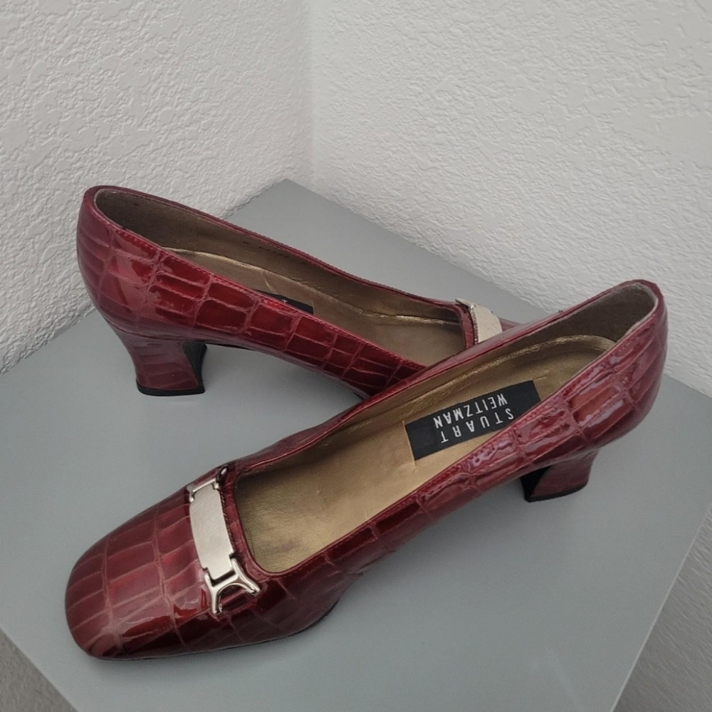 Stuart Weitzman Women's Red Croc Embossed Pumps 8 Office Contemporary